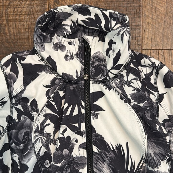 Lululemon Forme Jacket II Floral Brisk Bloom Black White Cuffins - Picture 3 of 13